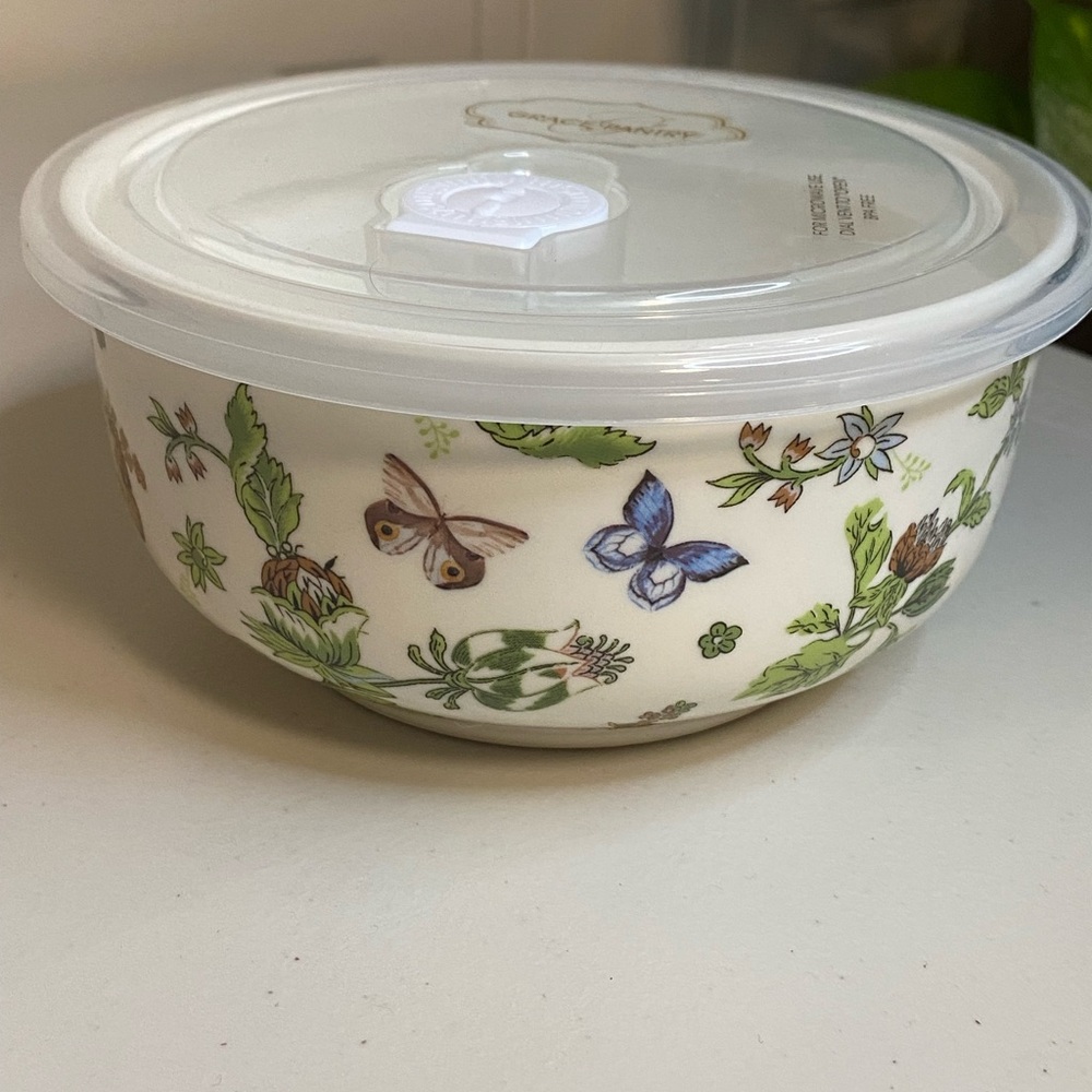 - - Brand new Grace Pantry Beautiful Floral Bowl With Lid 6” Microwave Safe